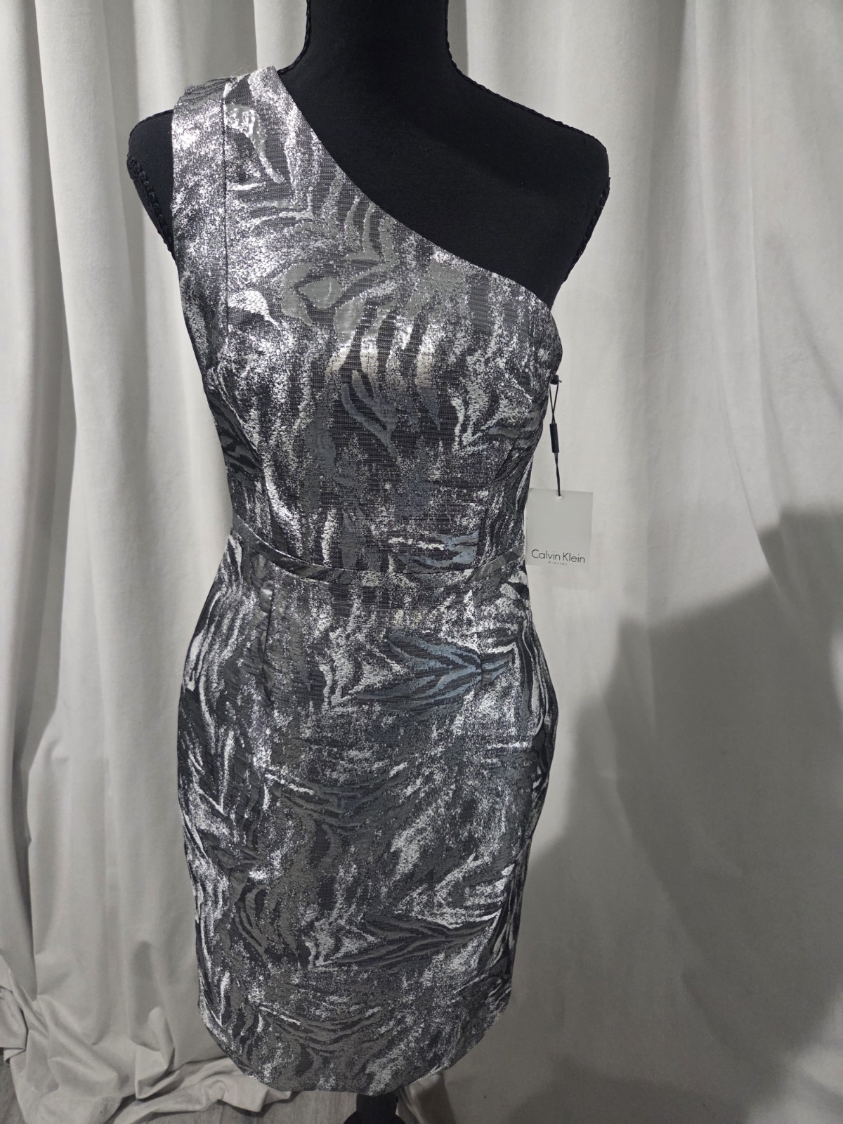 Calvin Klein One Shoulder Metallic Jacquard Sheath Dress Silver/Black 4 CD7L21BF