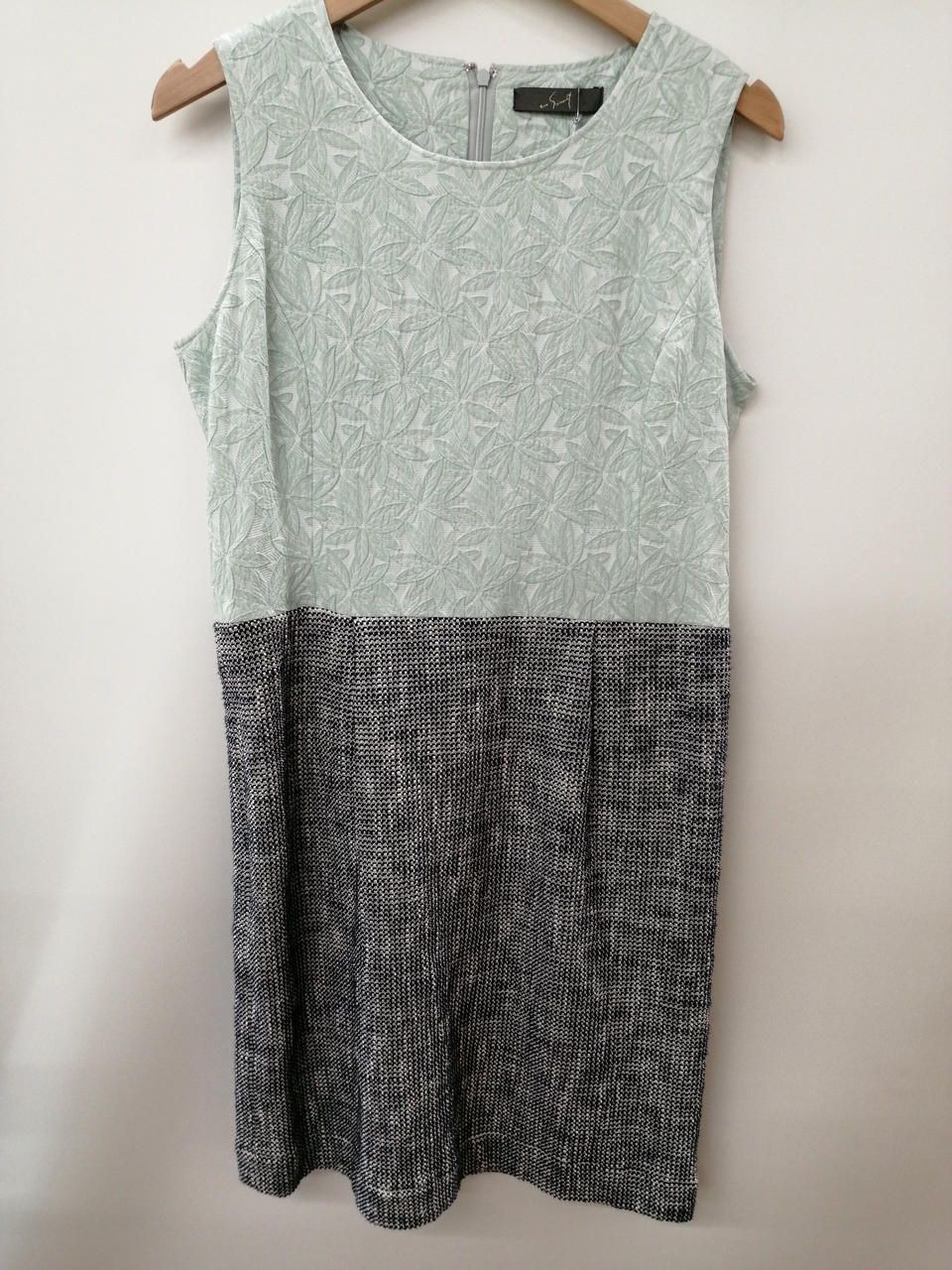 SUMMITS A R L dress 38-40 Used