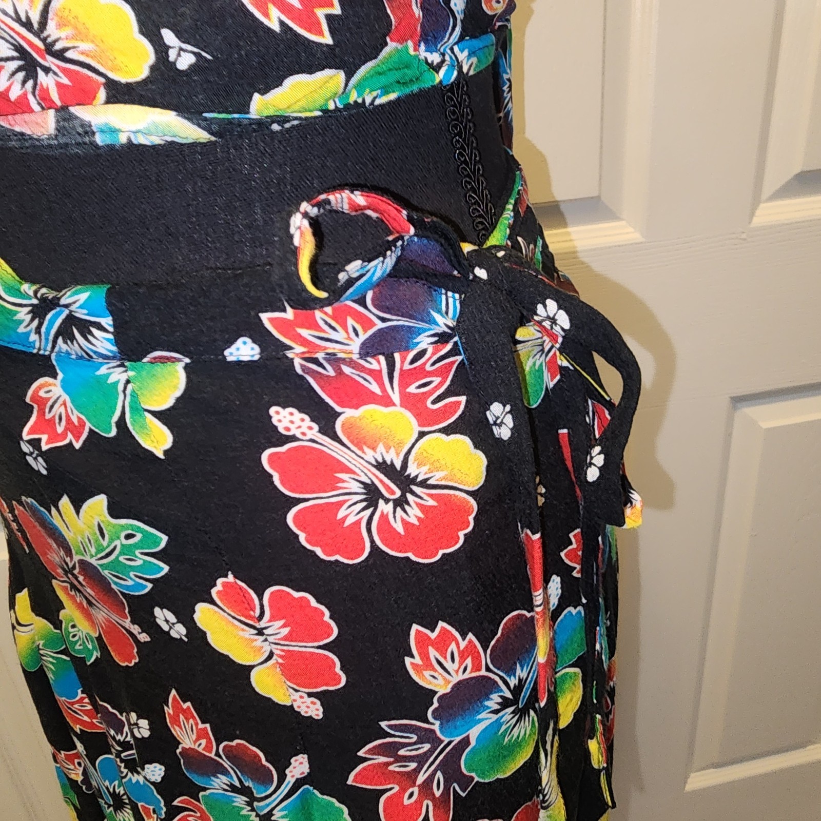 Indocraft Imports Floral Halter Top & Sarong Set Black Rayon Resort Beach Cruise