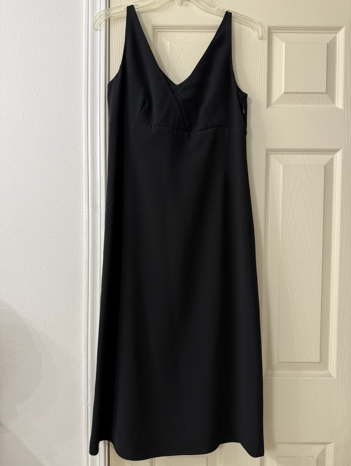 Banana Republic Women’s 8 Solid V-Neck Sleeveless A-Line Midi Dress Black