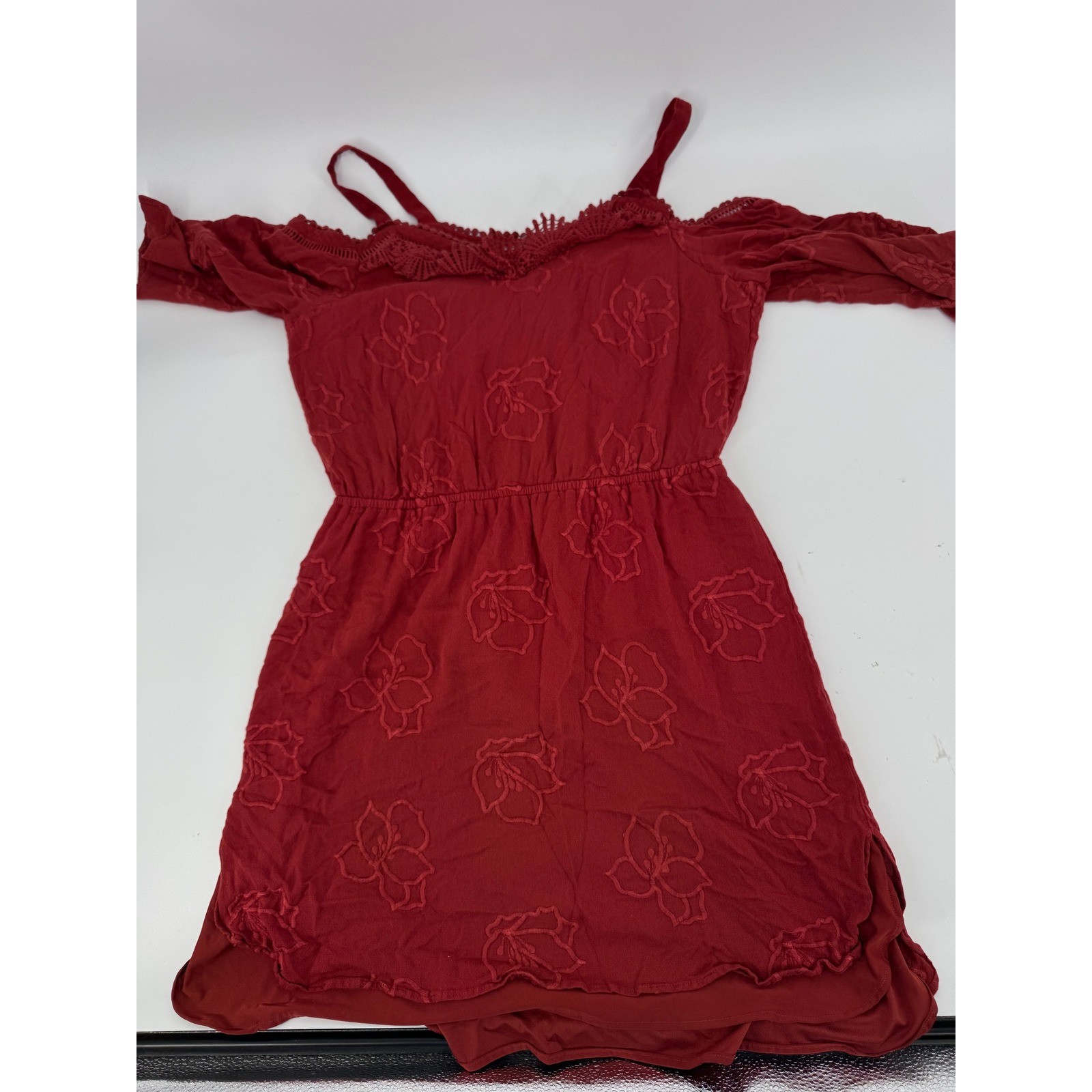 danielrainn red floral embroidered cold shoulder midi dress size M