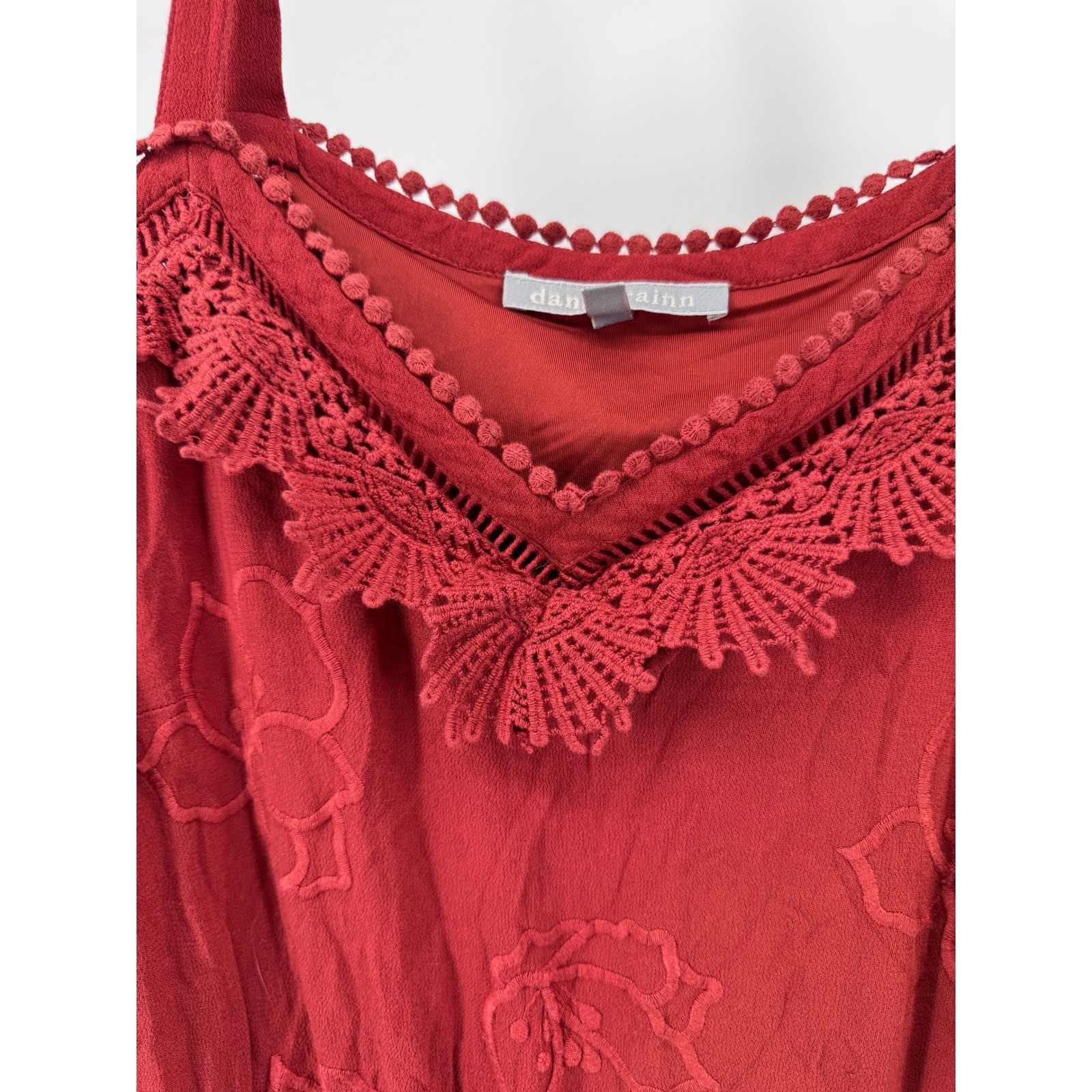 danielrainn red floral embroidered cold shoulder midi dress size M