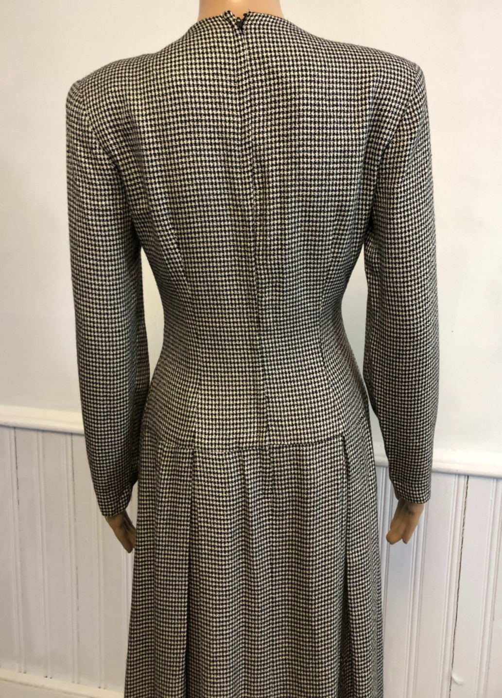 Vintage womens Fit & Flare Houndstooth Riding Dress Size 6 Pleated S.G. Gilbert