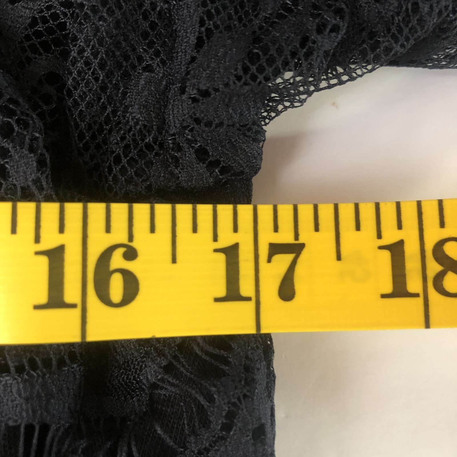 Max Studio Black Lace Dress Medium M 3/4 Sleeve Scalloped Eyelash Hem Shift⁠