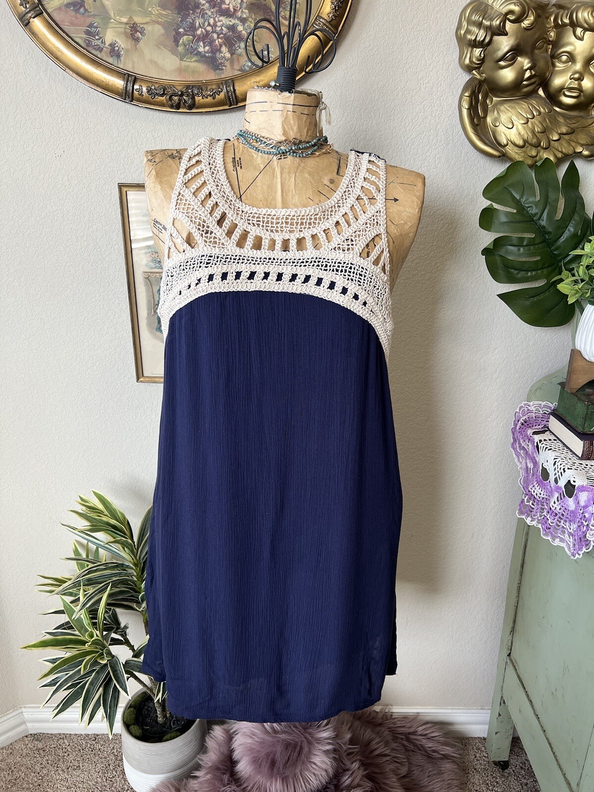 Klozlyne Cream Crochet Navy Blue Crinkle Sleeveless Boho Coastal Dress Sz L