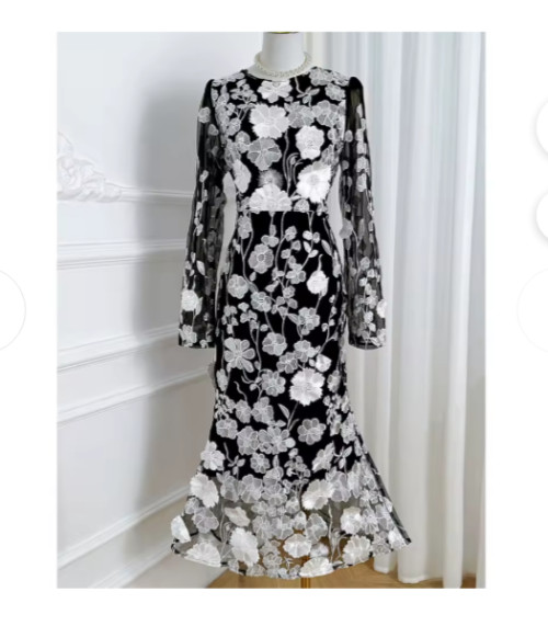NEW Luxury Designer Black &White Embroidered Flower Wrapped Dress