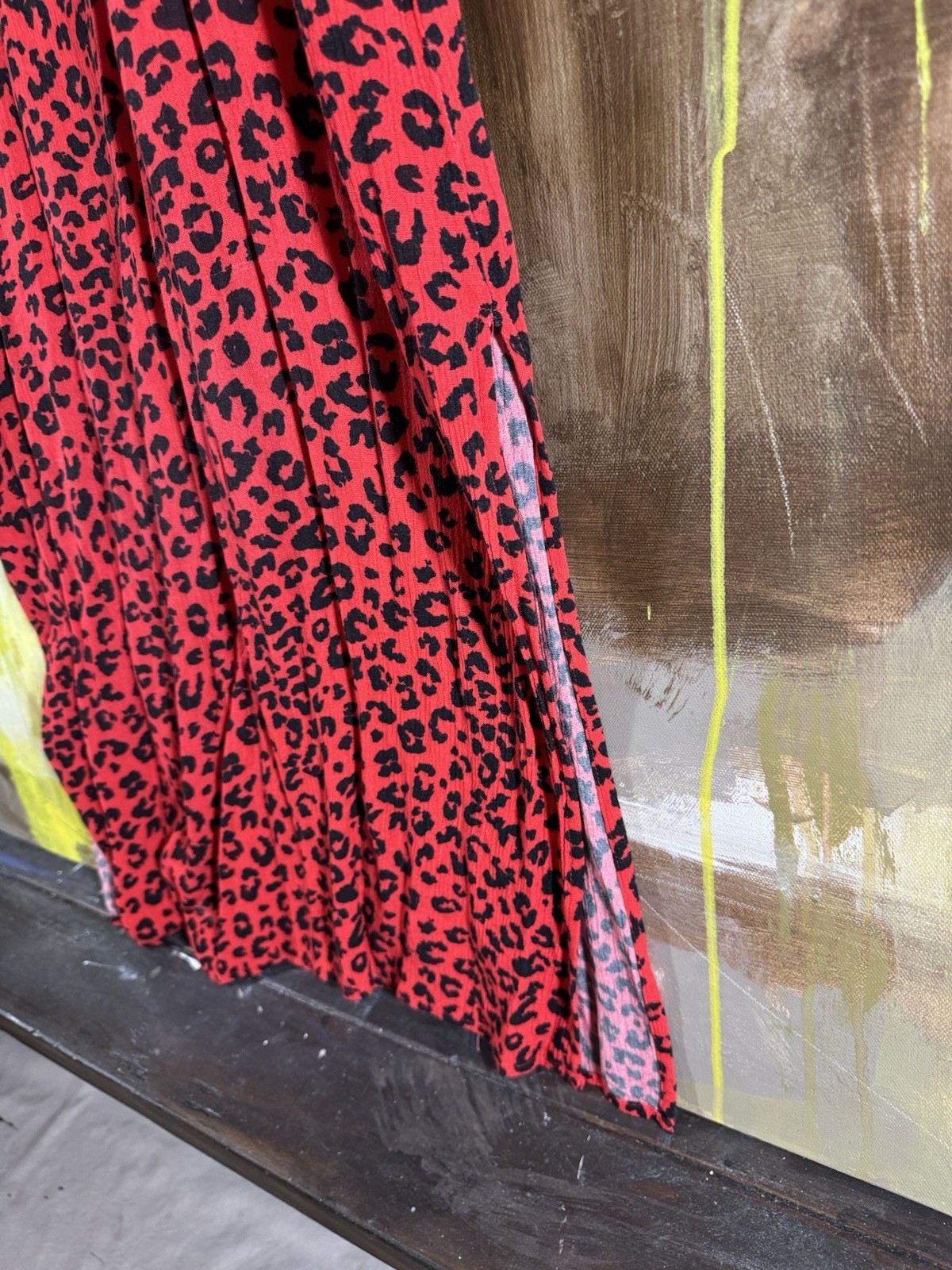 Charlie holiday feline red leopard print midi dress Small Pre Owned
