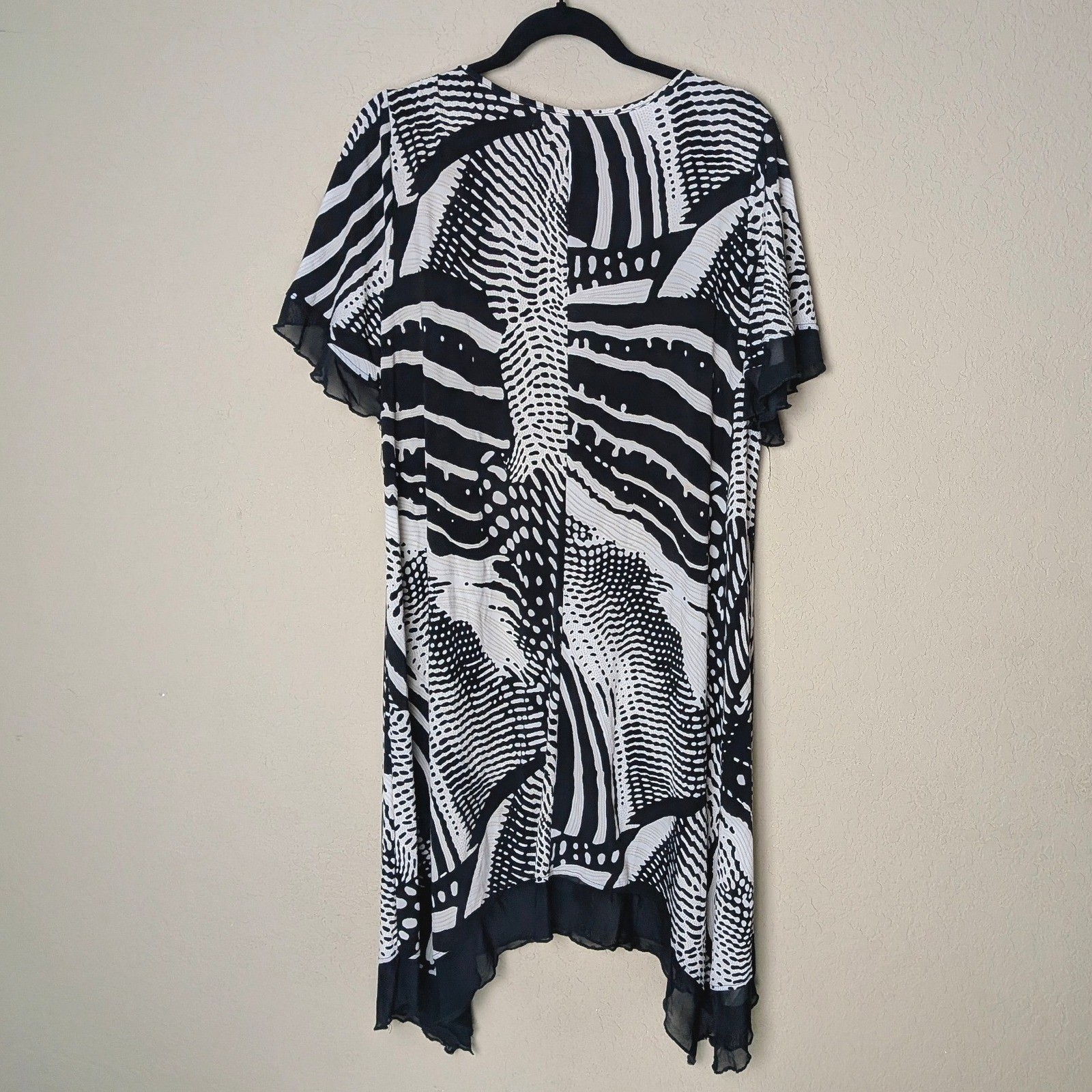 SJS Black and White Abstract Print Handkerchief Hem Dress Size 2X Artsy Boho