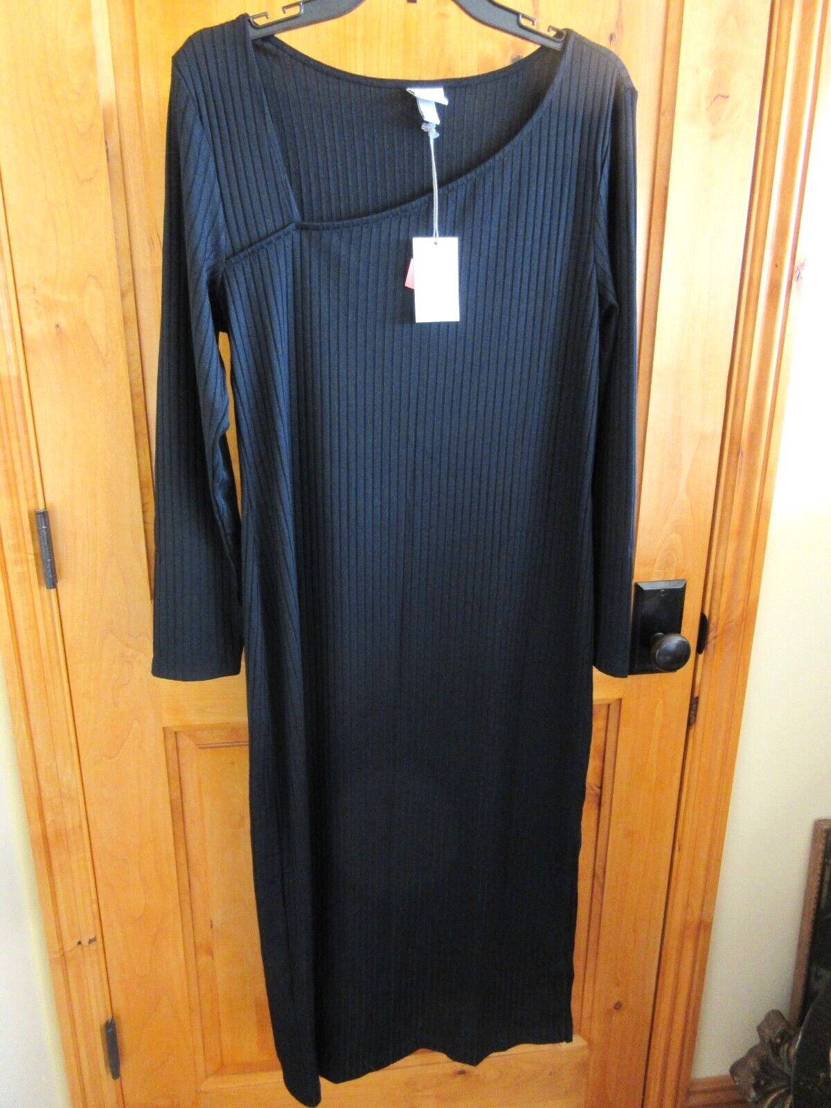 A NEW DAY SIZ L BLACK DRESS VERTICAL STRIPE LSLV MAXI WRINKLE RESISTANT VENT HEM