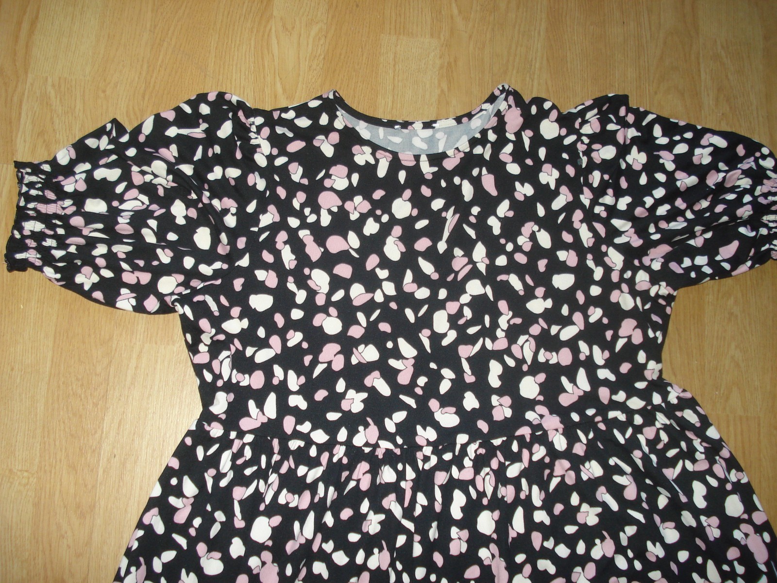 JD WILLIAMS BLACK/ PINK/WHITE POCKETS FLORAL POLY/ELASTANE SHORT SLEEVE UK 16