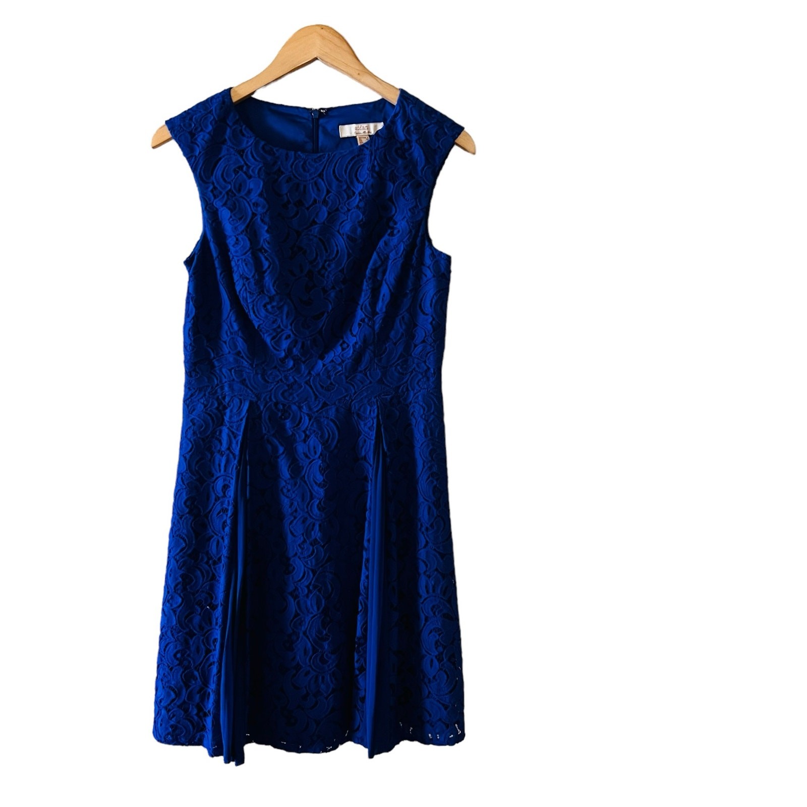 Aidan Mattox Lace Inverted Pleat Sleeveless Dress Size 8 Blue