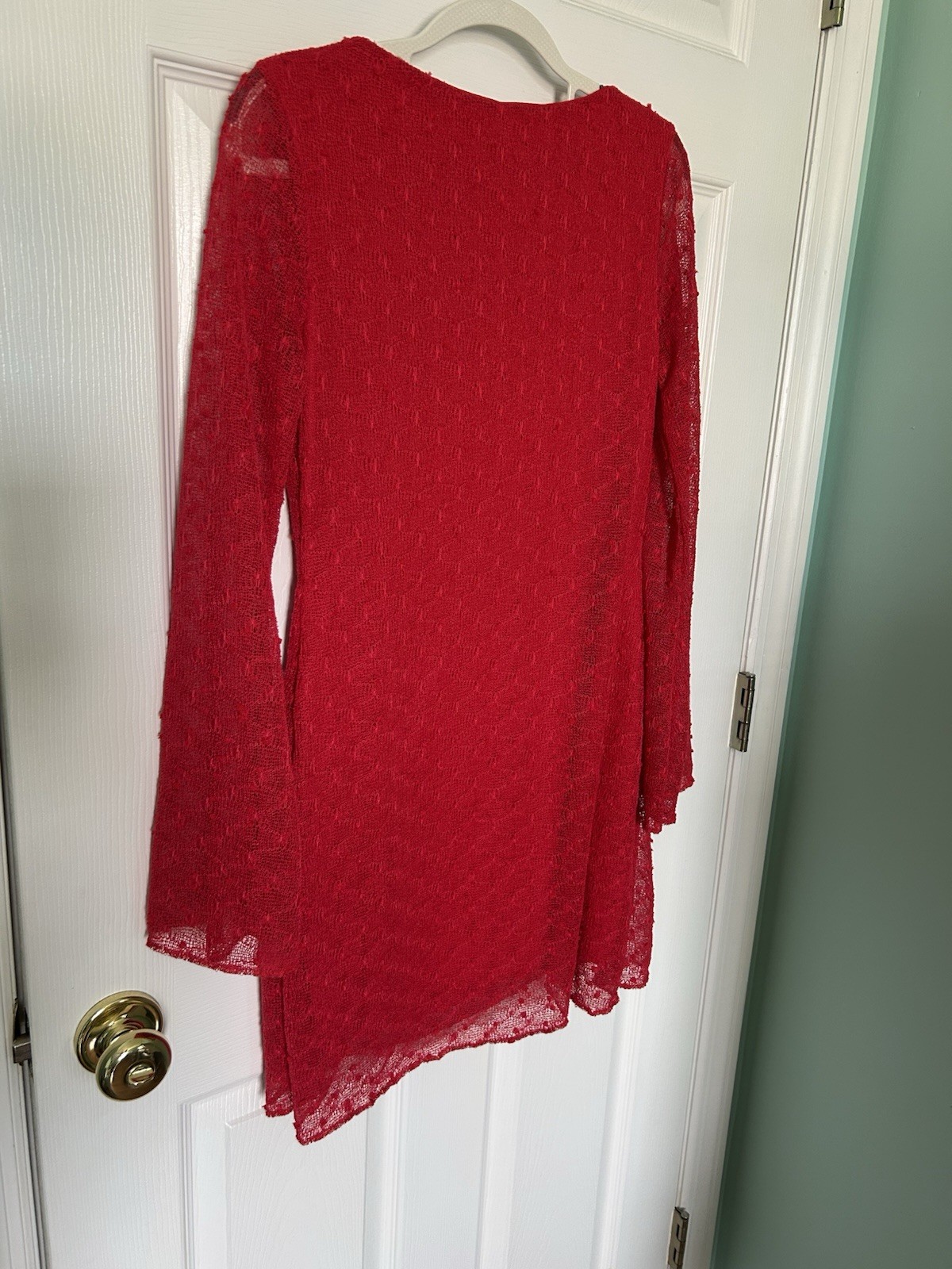 Cherry Red Textured Lace Shift Dress – Above the Knee – M – Never Worn
