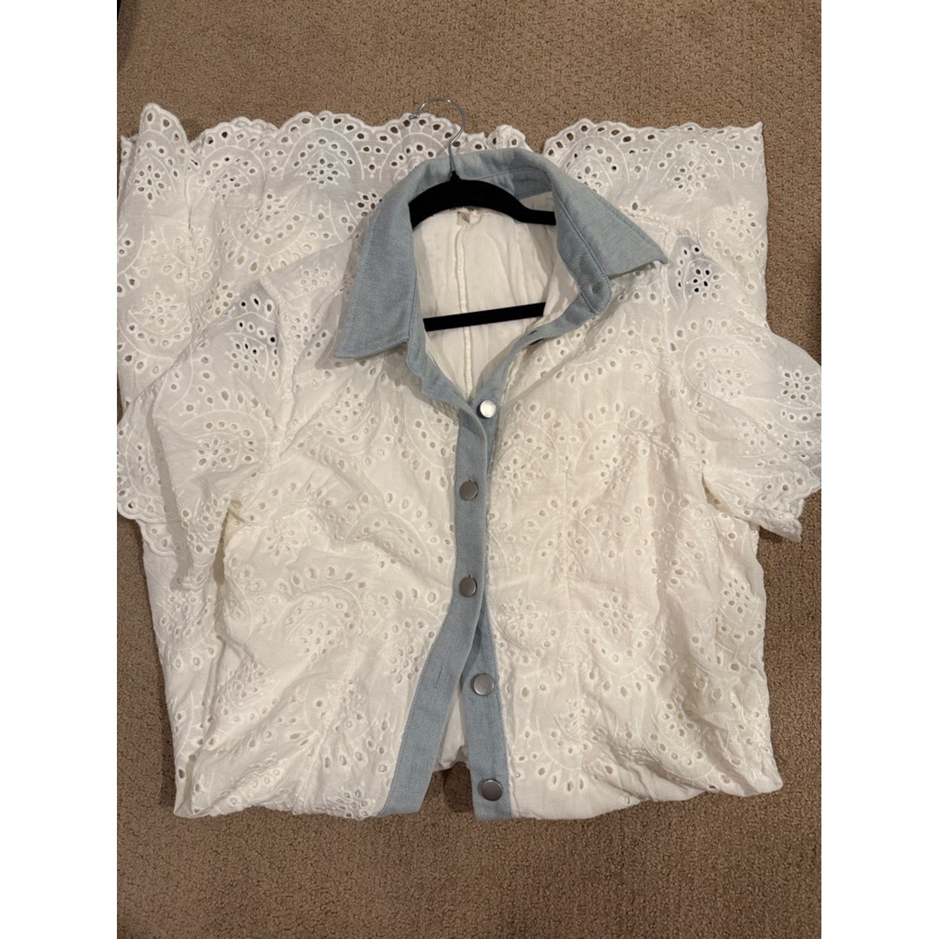 LaLavon summer NWOT Eyelet Midi Dress with Contrast Collar – White