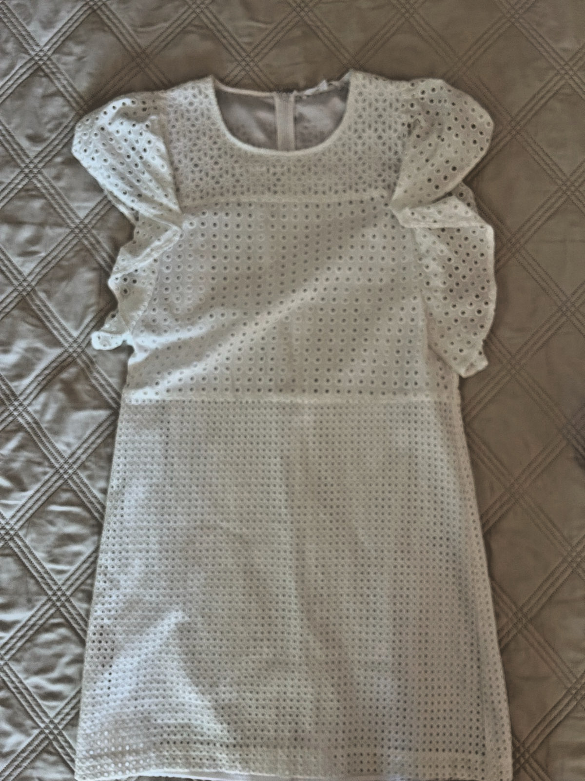 Mika and Gali White Cotton Eyelet dress size Small – perfect for spring & summer