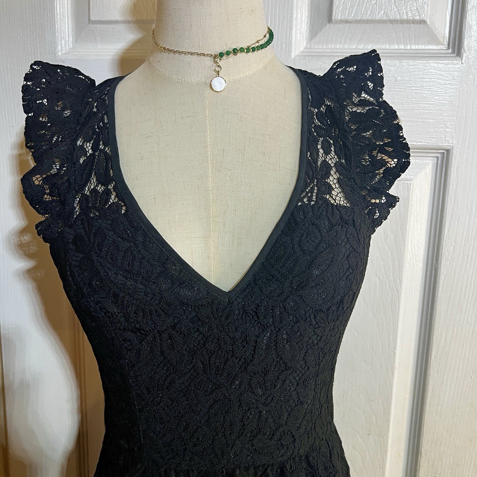 New BCBG Generation Wms Lace Floral V Neck Pleated Mini Little Black Dress 4