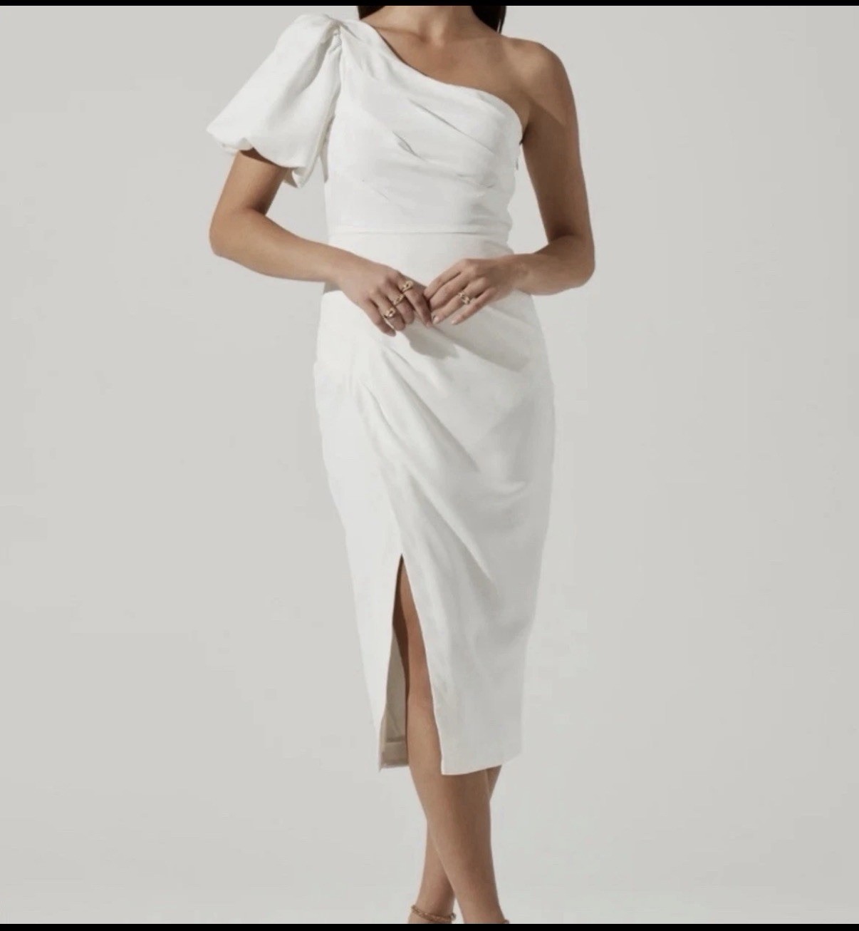 ASTR Joelle Women’s White One-Shoulder Ruched Midi Sheath Dress Puff Sleeve