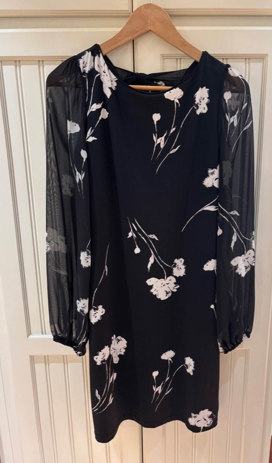 White House Black Market black and white floral dress womens small, EUC