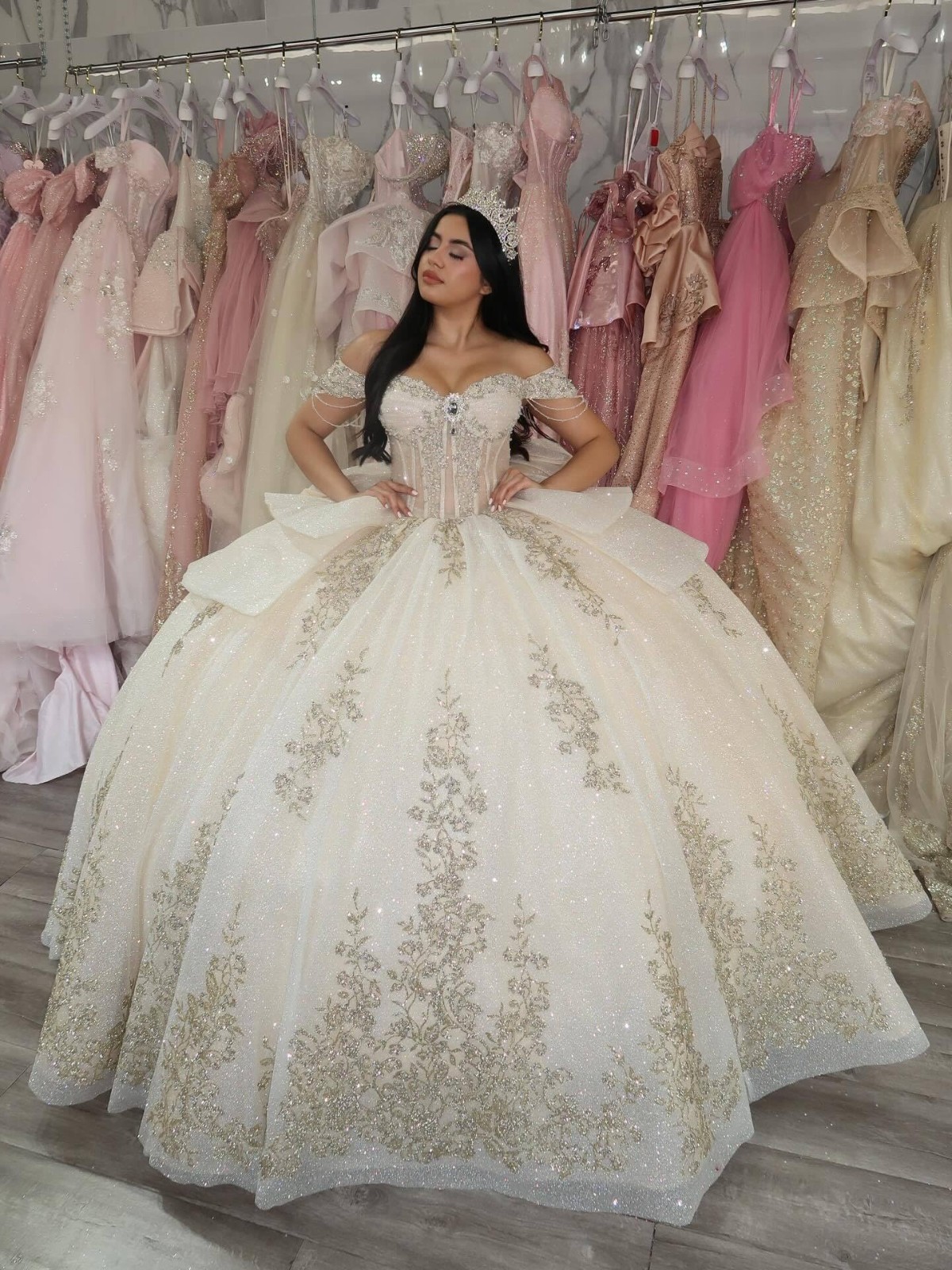 Luxury Tassel Off Shoulder Quinceanera Dress Glitter Lace Appliques Ball Gowns