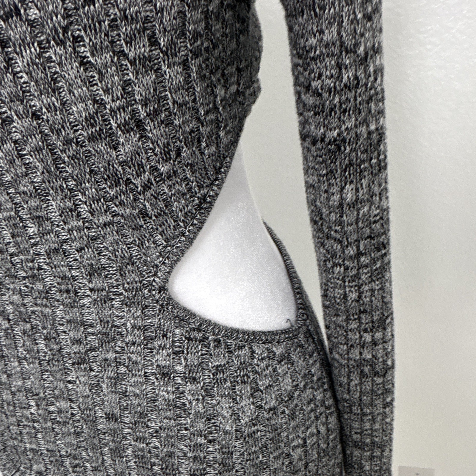 FOREVER 21 S Black Solid Ribbed Knit Cut-Out Round Neck Long Sleeve Bodycon