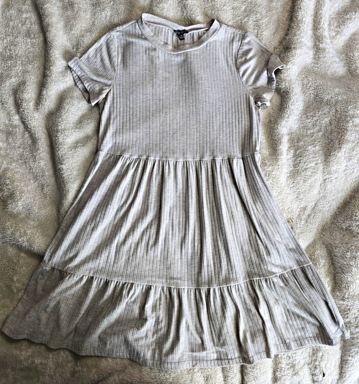 Lily Rose Gray Knit Crewneck Short Sleeve Tiered Ruffle T-Shirt Dress M