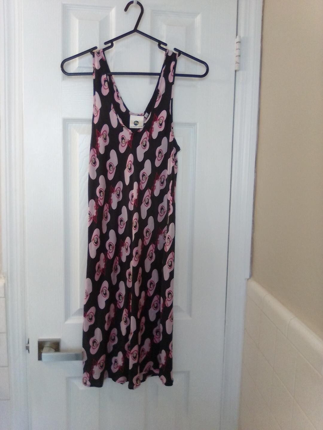 REDUCED Betty Boop black background with pink hearts dress