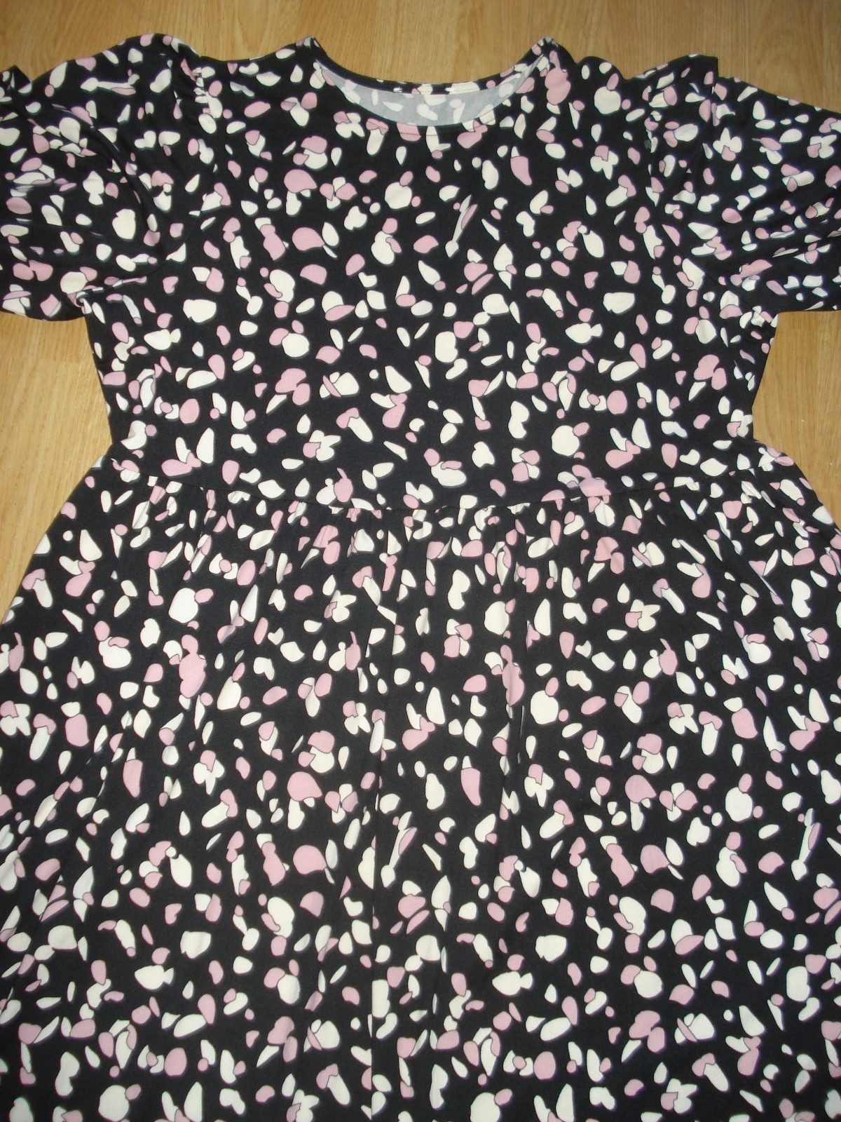 JD WILLIAMS BLACK/ PINK/WHITE POCKETS FLORAL POLY/ELASTANE SHORT SLEEVE UK 16