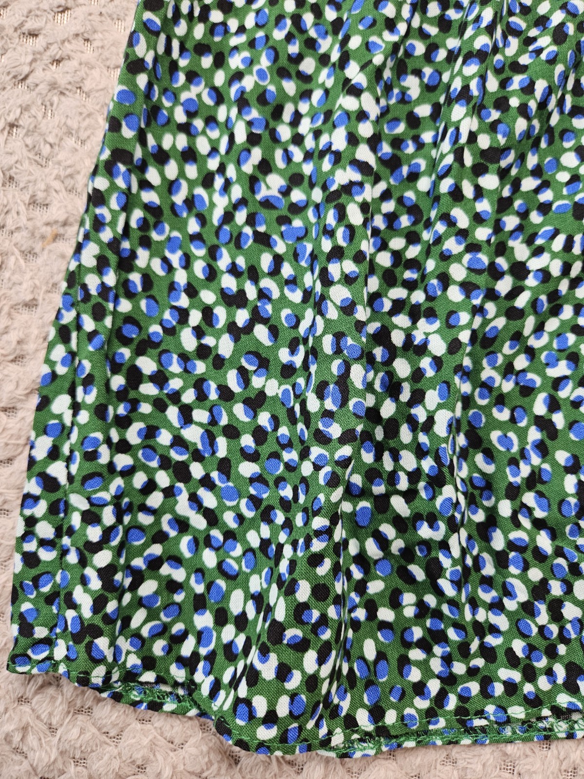 Nobody’s Child Alexa Ditsy Print Midi Dress V-Neck Short Sleeve Green Size UK 14