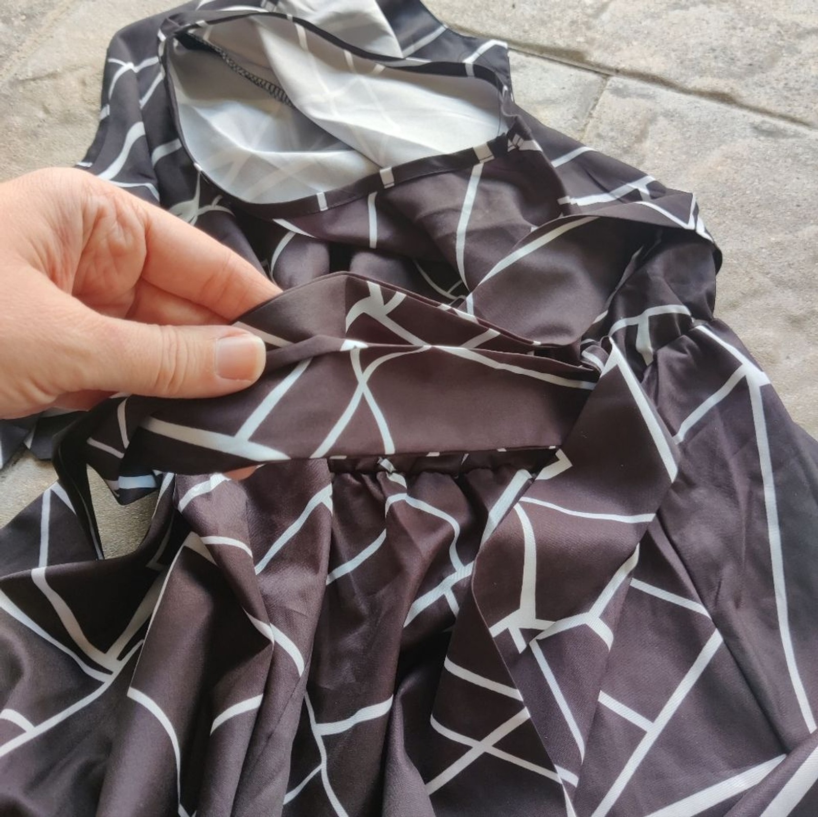 Lightweight geometric pattern dress