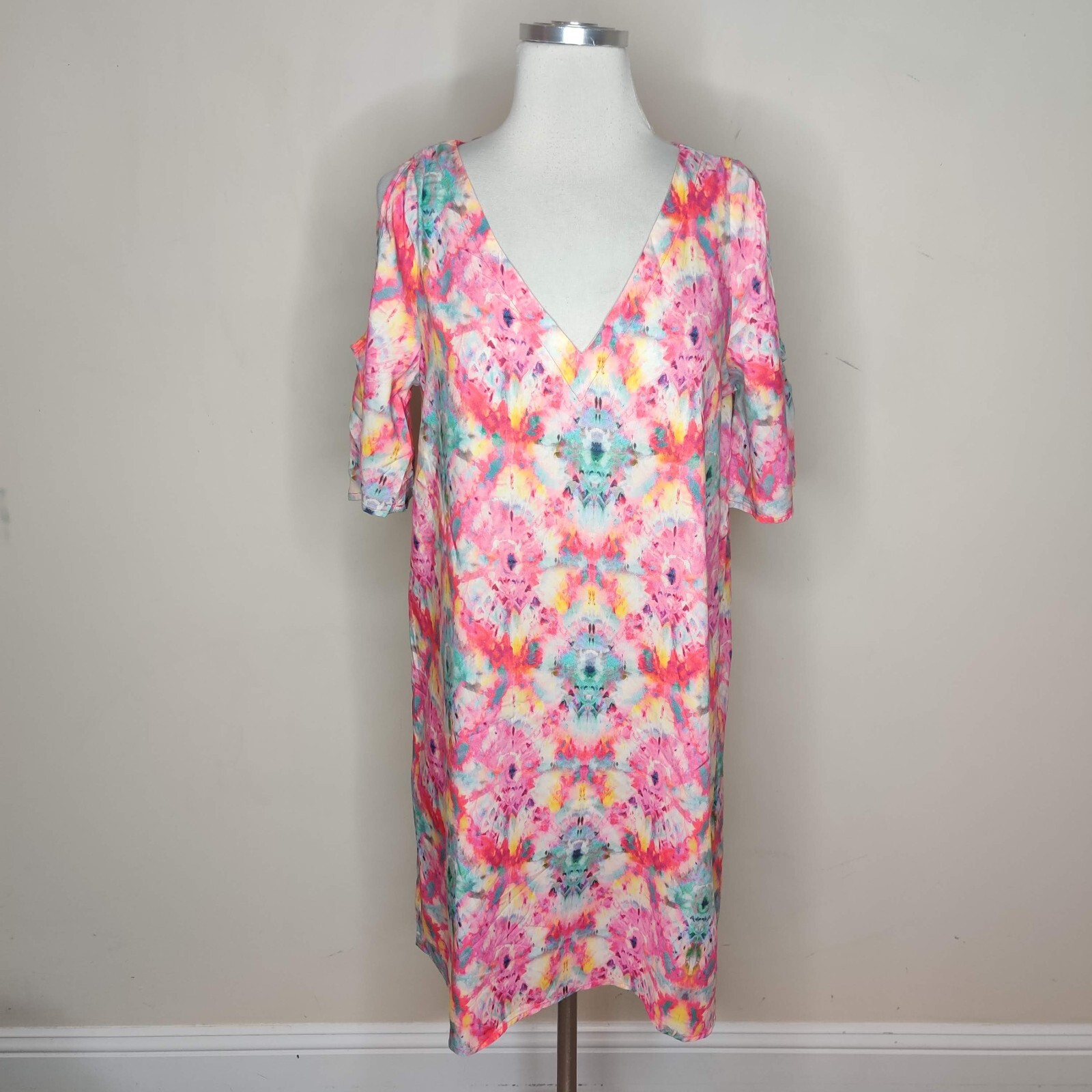 Caribbean Joe Dress Size Small Cold Shoulder Tie Dye Floral Colorful NWT