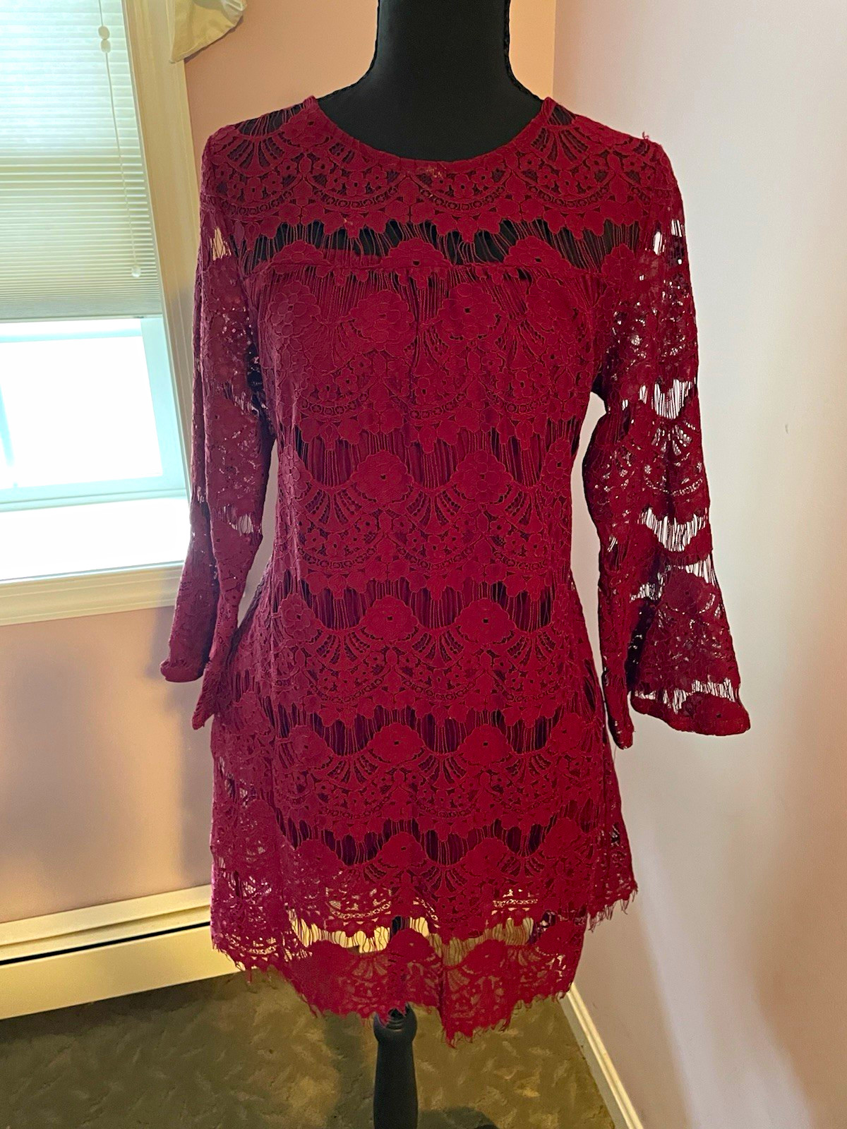 Speechless Burgundy Floral Lace Lined Sheath Round Neck 3/4 Sleeve Short M