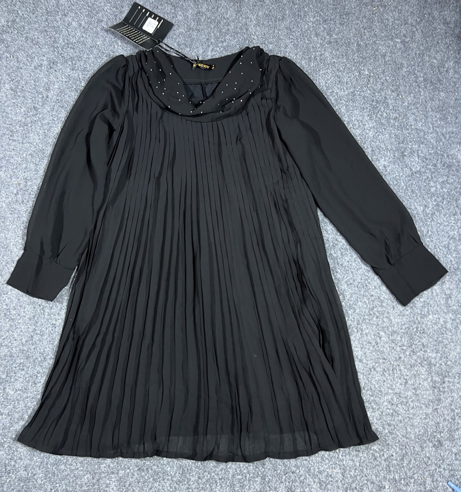 NWT reborn womens dress M with folds Long sleeves lost laces or belt