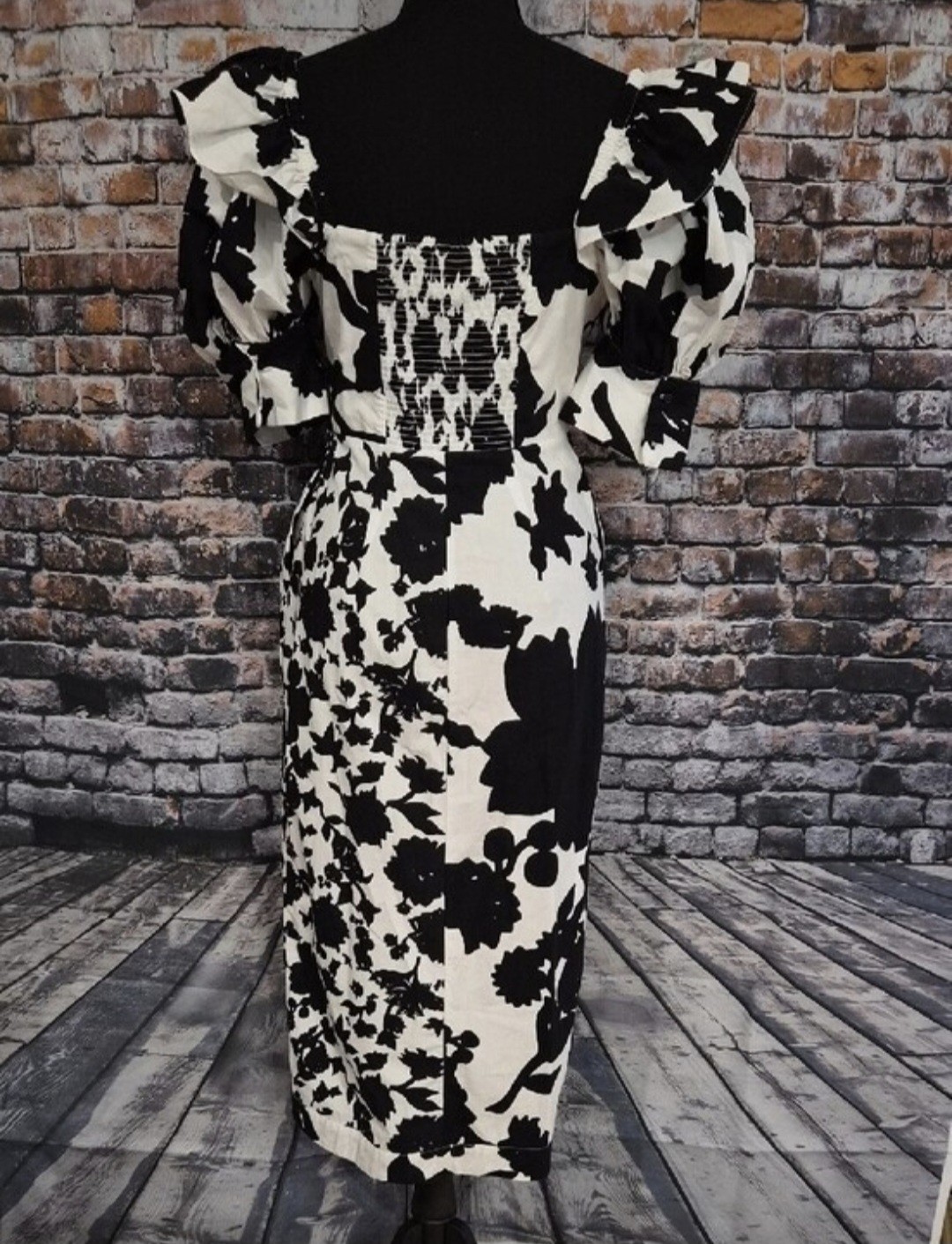 Christopher John Rogers Black/White Floral Square Neck Smocked Puff Midi 6