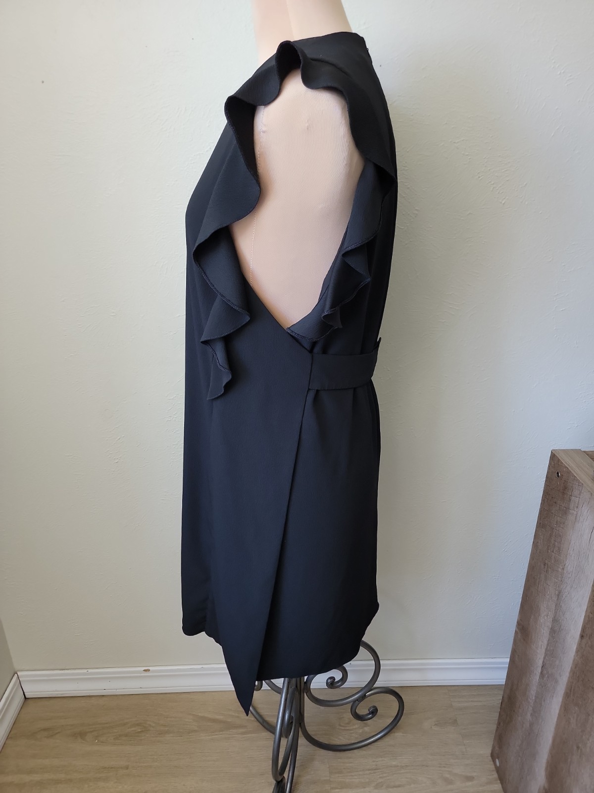 Carven Black Flutter Sleeve Crepe Shift Dress Size EU 38 Medium 6/8 Designer