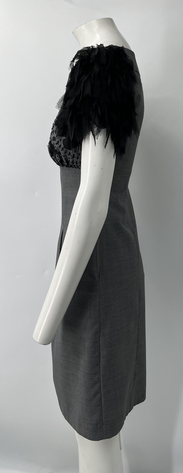 Philosophy di Alberta Ferretti Gray Floral Embriodered Fringe-Sleeve Dress sz 4