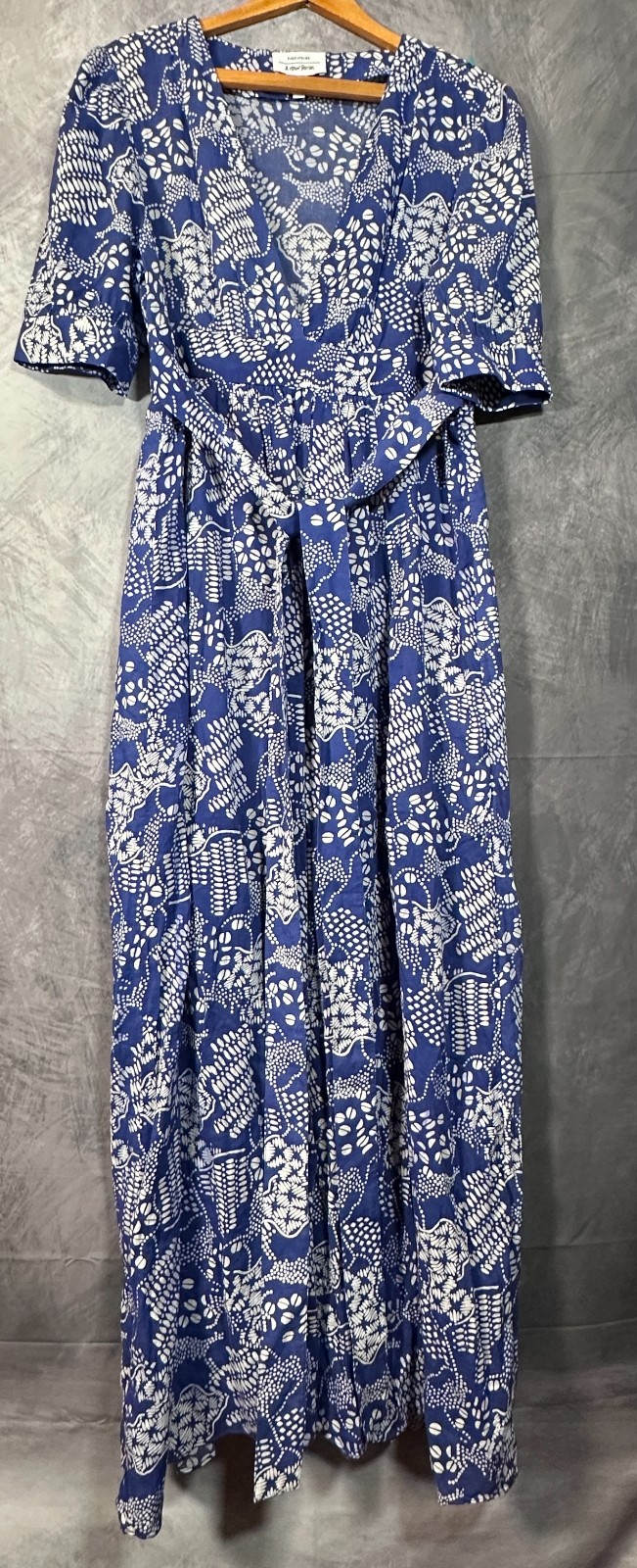 & Other Stories Maxi Dress Womens 10 White Blue Coffee Bean Pleated Waist Bleted