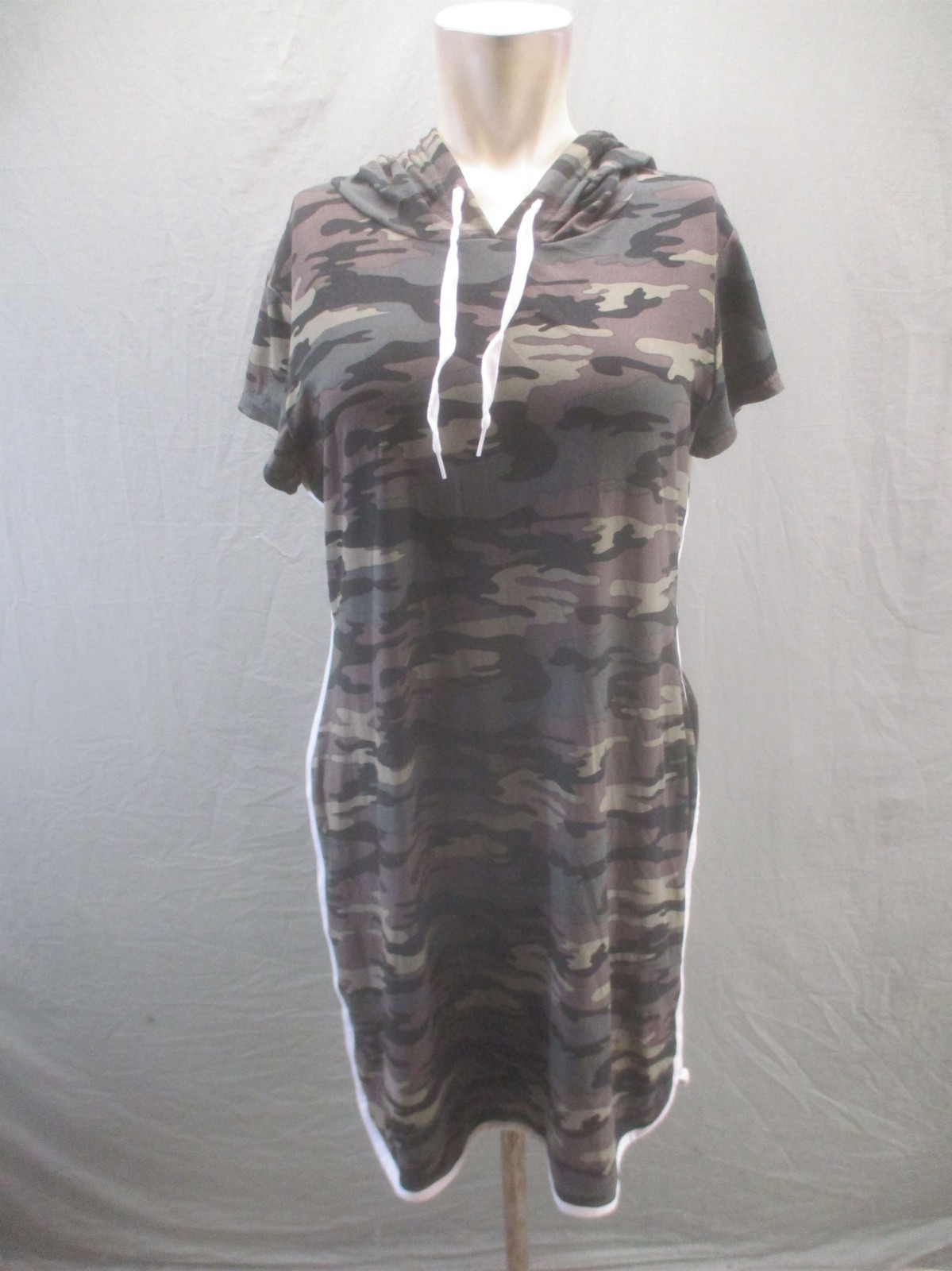 NWT J For Justify Size XL Womens Multicolor Camo Hooded Activewear Dress 230