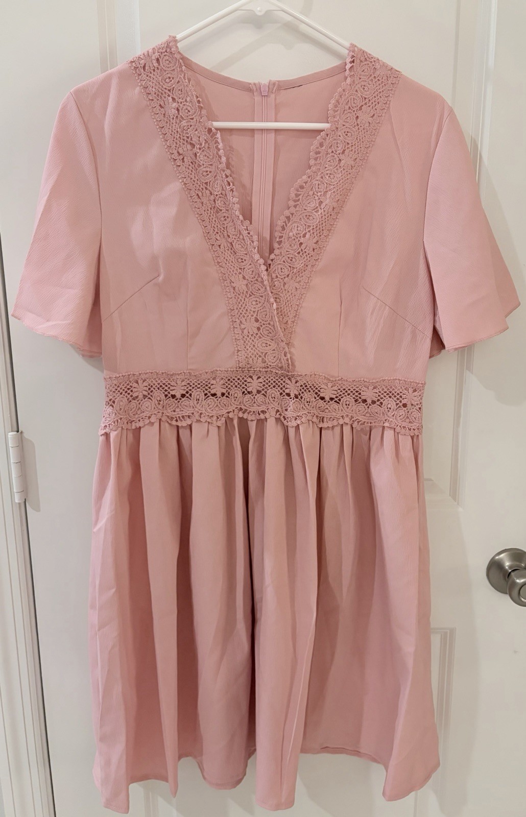 Women’s Pink Solid Lace Trim V-Neck Short Sleeve Fit & Flare Short Dress L