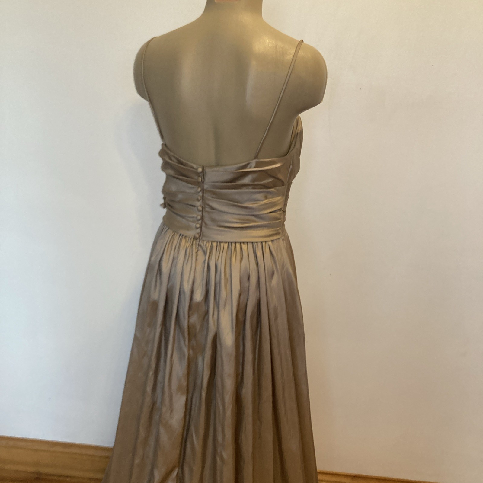 Watters and Watters size 6 beige long gown dress