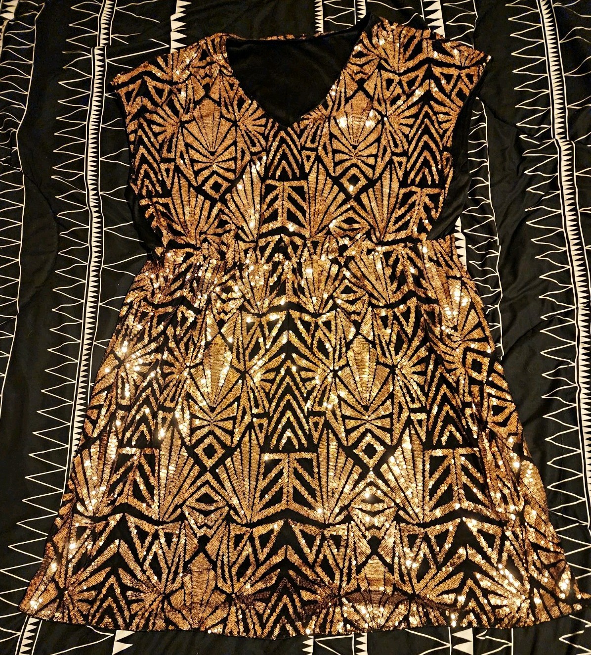 Bloomchic Black & Gold Geometric Sequin Short Sleeve Dress Women’s Plus 28