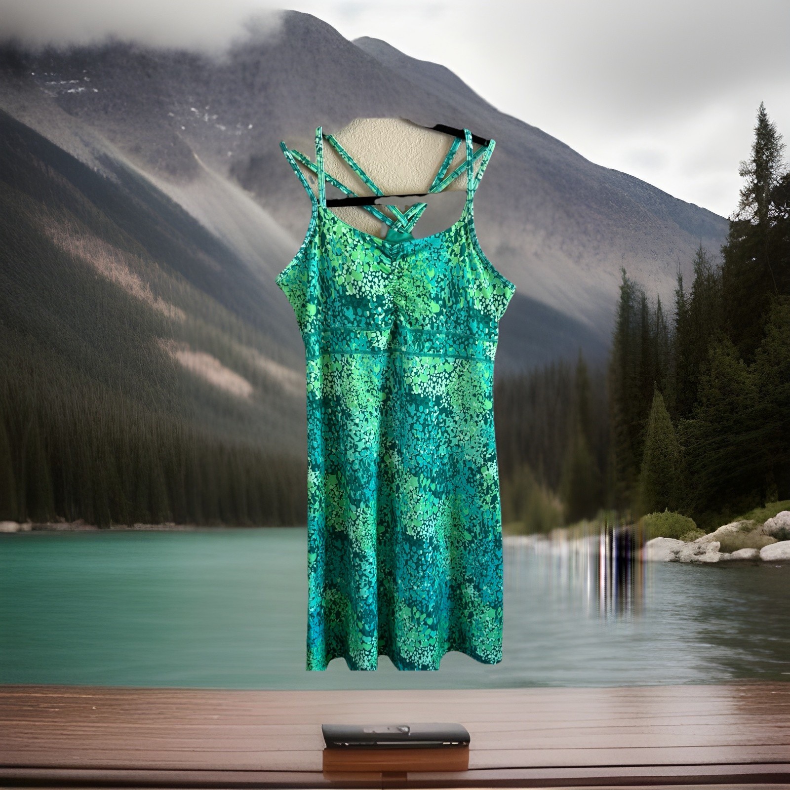 Marmot Women’s Size M Green Print Sundress With Shelf Bra