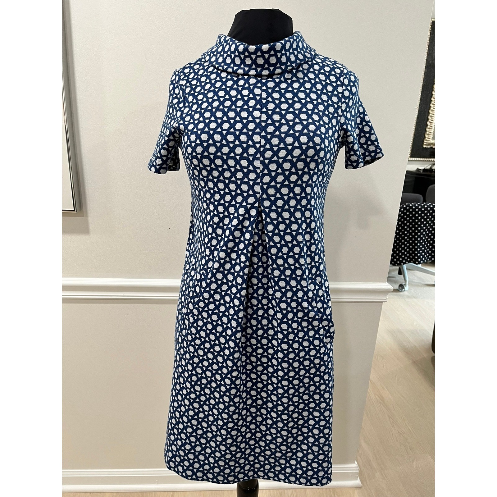 Tyler Boe Navy Blue White Geometric Jacquard Cowl Neck Shift Dress XS Pockets