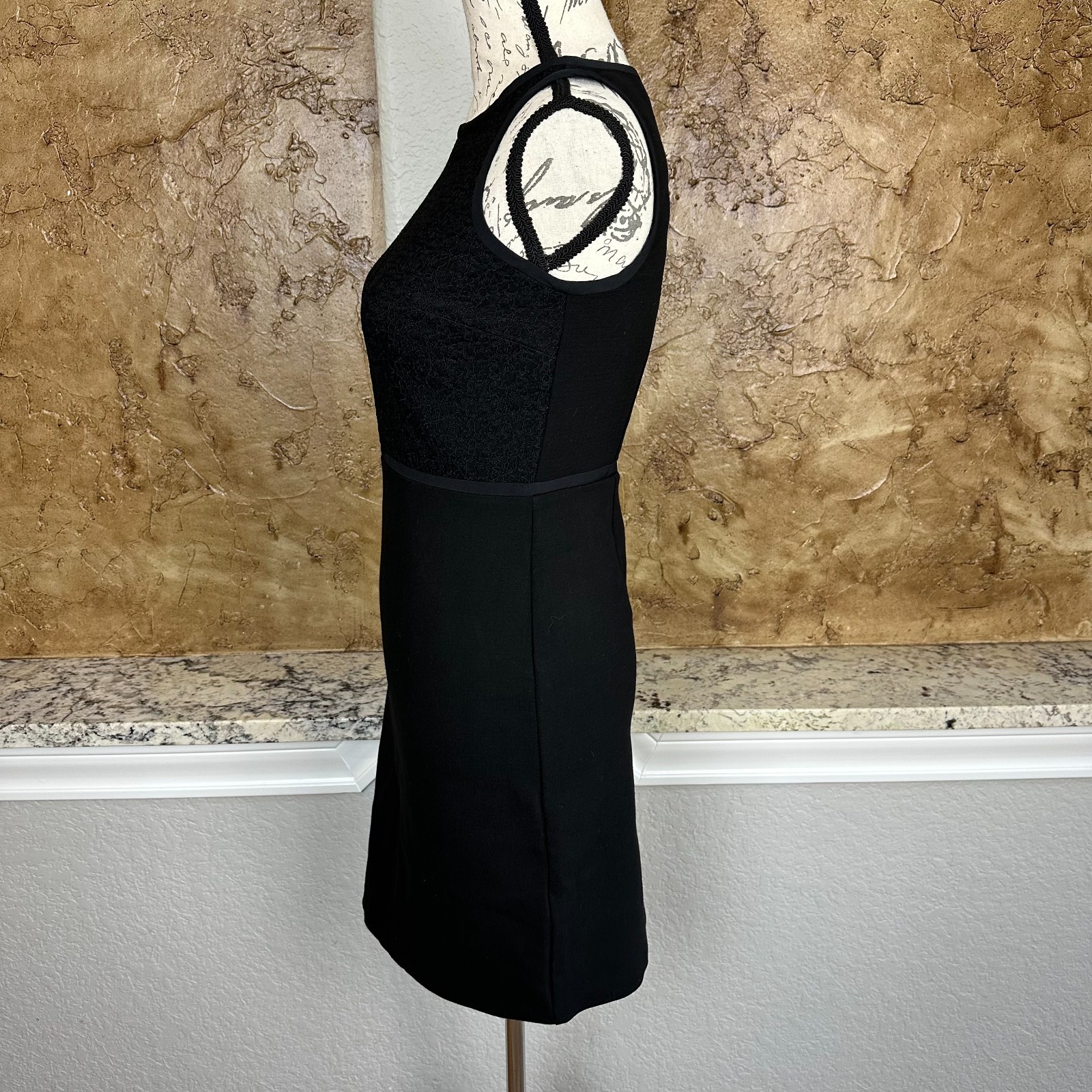 NWT Ann Taylor Loft Sheath Dress Womens 00P Sleeveless Knit Lace Decorated Black
