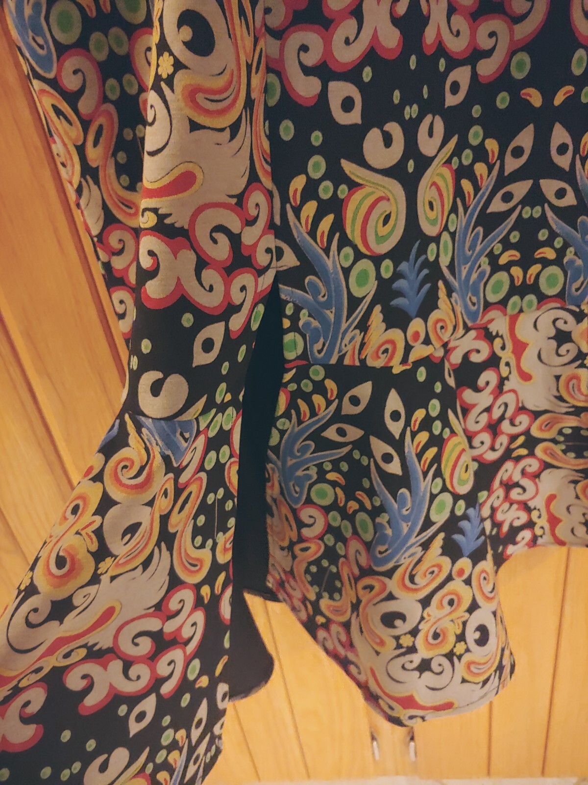 Lonyuash Dress. Size Large. NWOT. Poly, Nylon. Viscose. Paisley print.