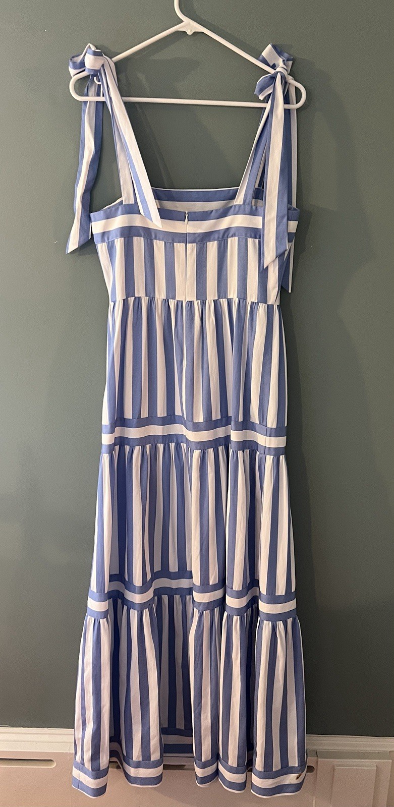 Aura White & Blue Striped Maxi Dress – size (S)