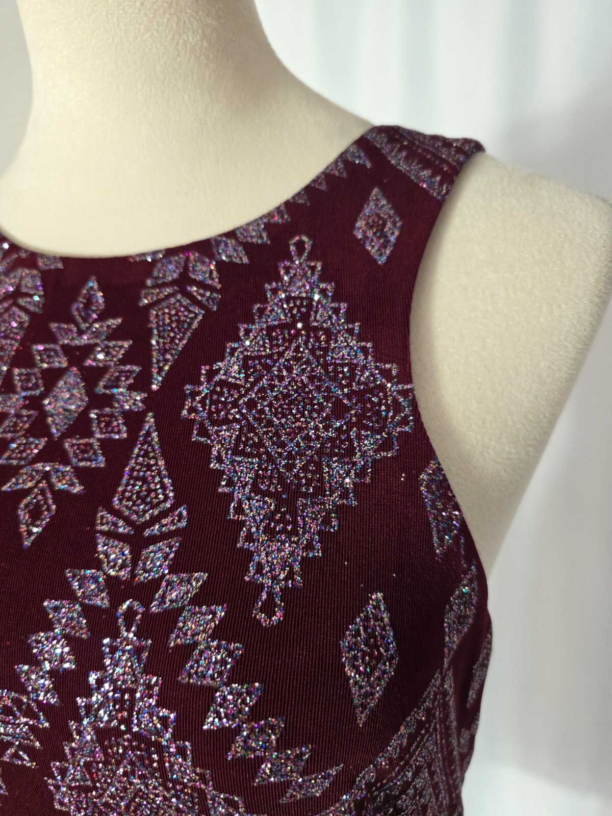 Speech Less burgundy silver gliders women dress size 9 D282