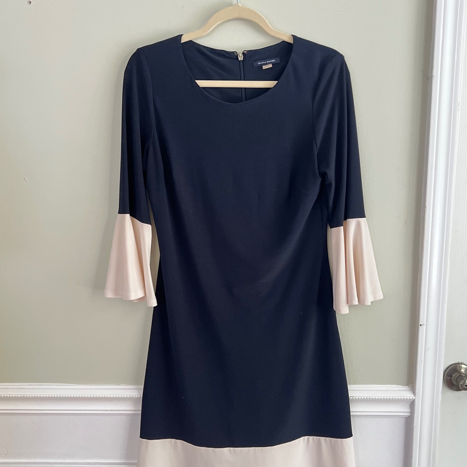 Tommy Hilfiger Sheath Dress Womens Sz 8 Colorblock Bell Sleeve Navy Cream Career