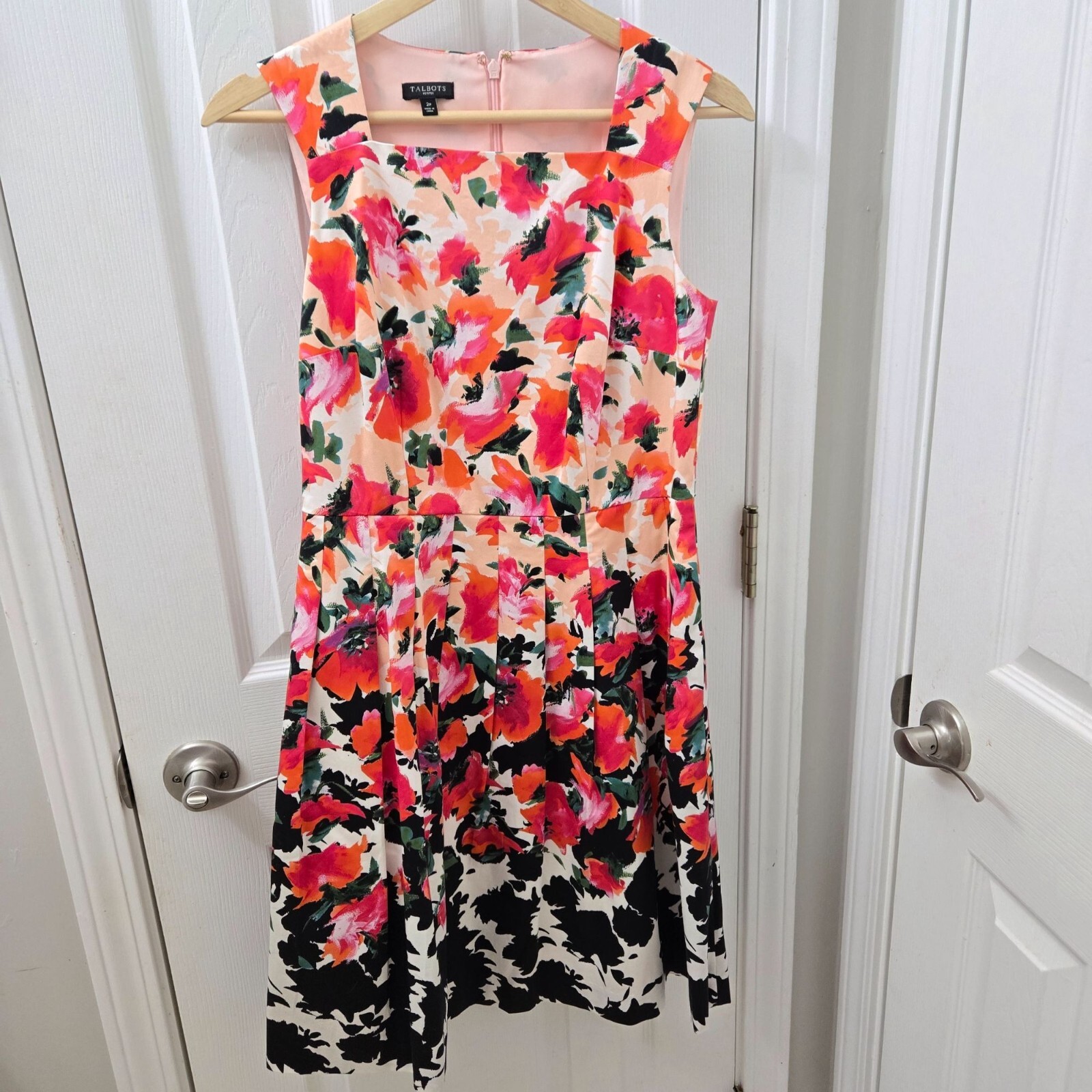 Talbots Dress Womens 2P Petites Pink Black Floral Pleated A-line Tradwife Office