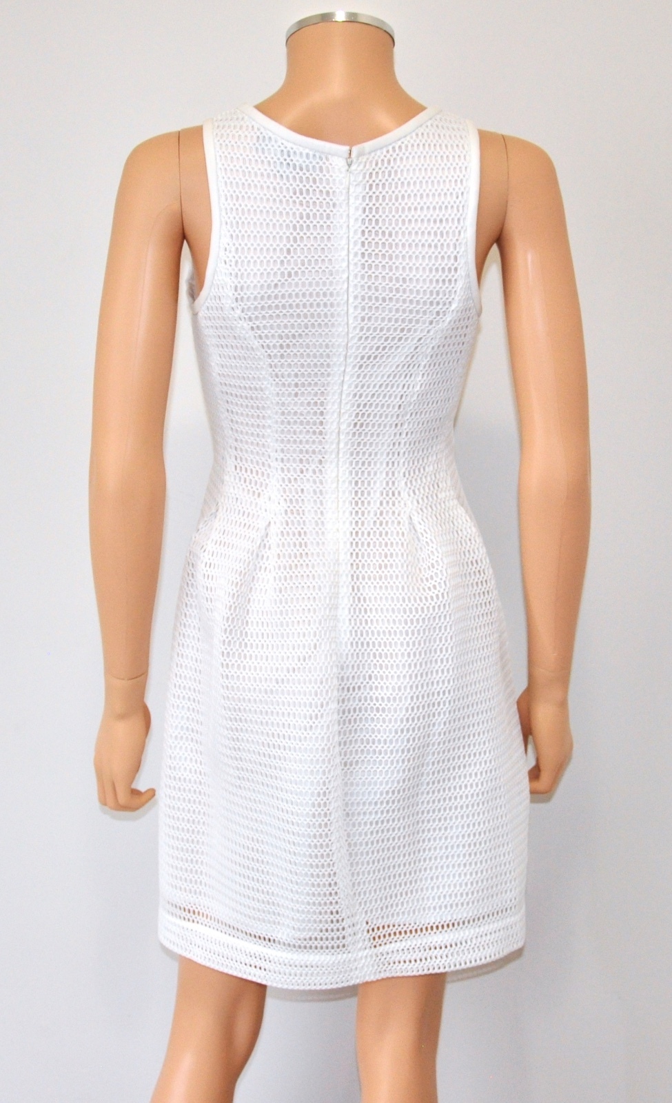 BEULAH White Sleeveless Structured Polyurethane Coated Netting Dress – S