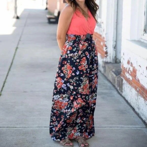 Betsey’s Boutique Floral Maxi Dress – Medium –