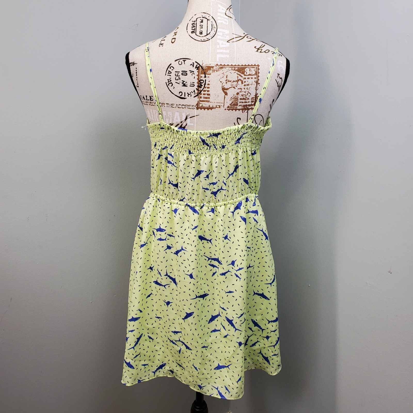 BCBGeneration Dress Womens L Multi Shark Print Sleeveless Smocked Button Front